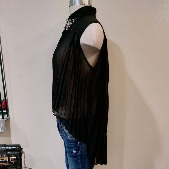💥GORGE💥Chiffon Pleated Top w/ Embellished Collar - Picture 5 of 15